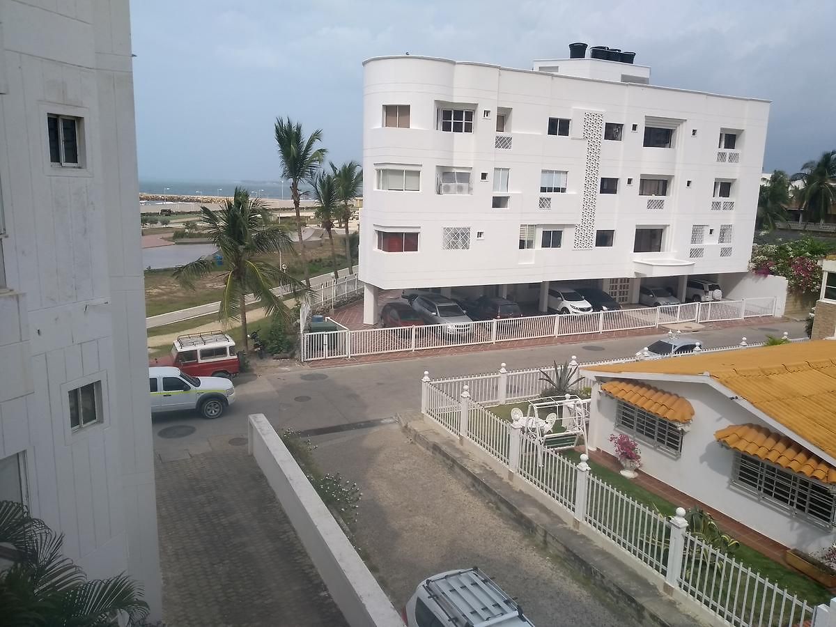 Frente Al Mar *